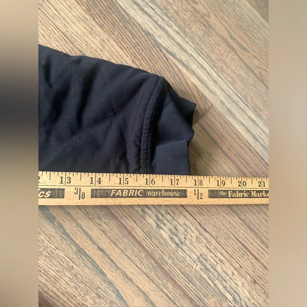 FIGS  Womens Morven Scrub insulated Jacket medium - Image 5