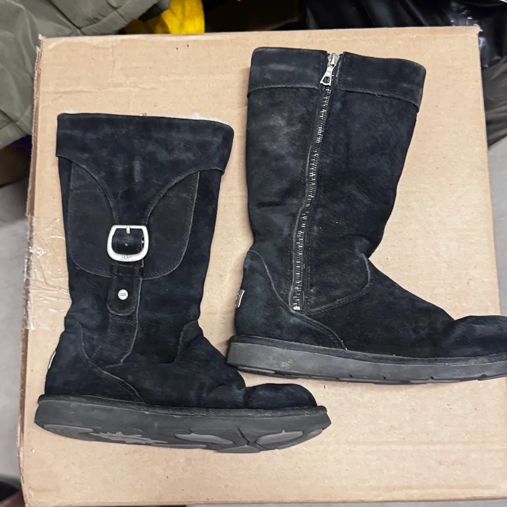 Leather UGG Boots Black with Sheep Skin Sherp Size 8 - Image 2