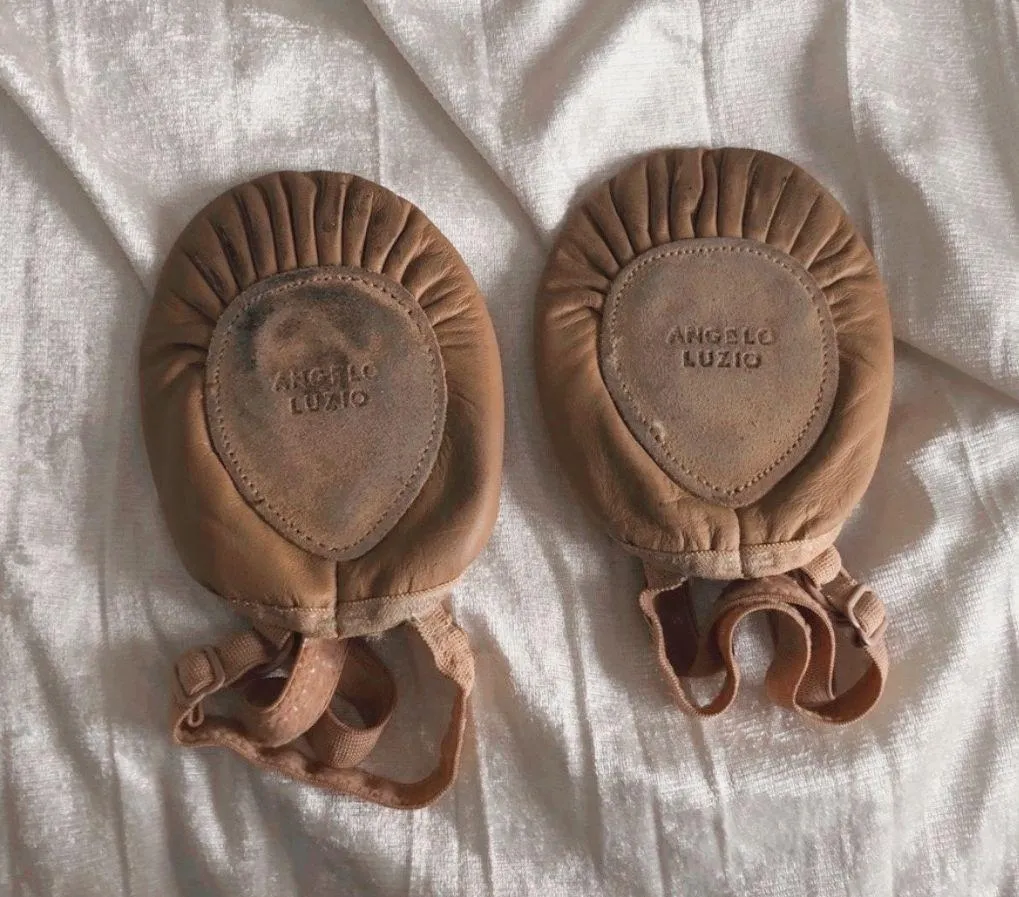 Dance Shoes 🩰 Tan Size 4 - Image 2