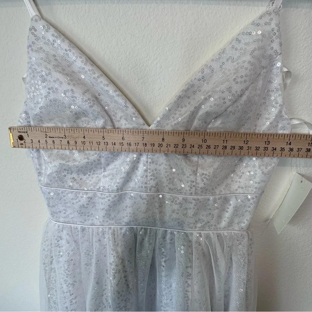 Junior’s Sequin V-neck Gown Size 3 NWT - Image 6