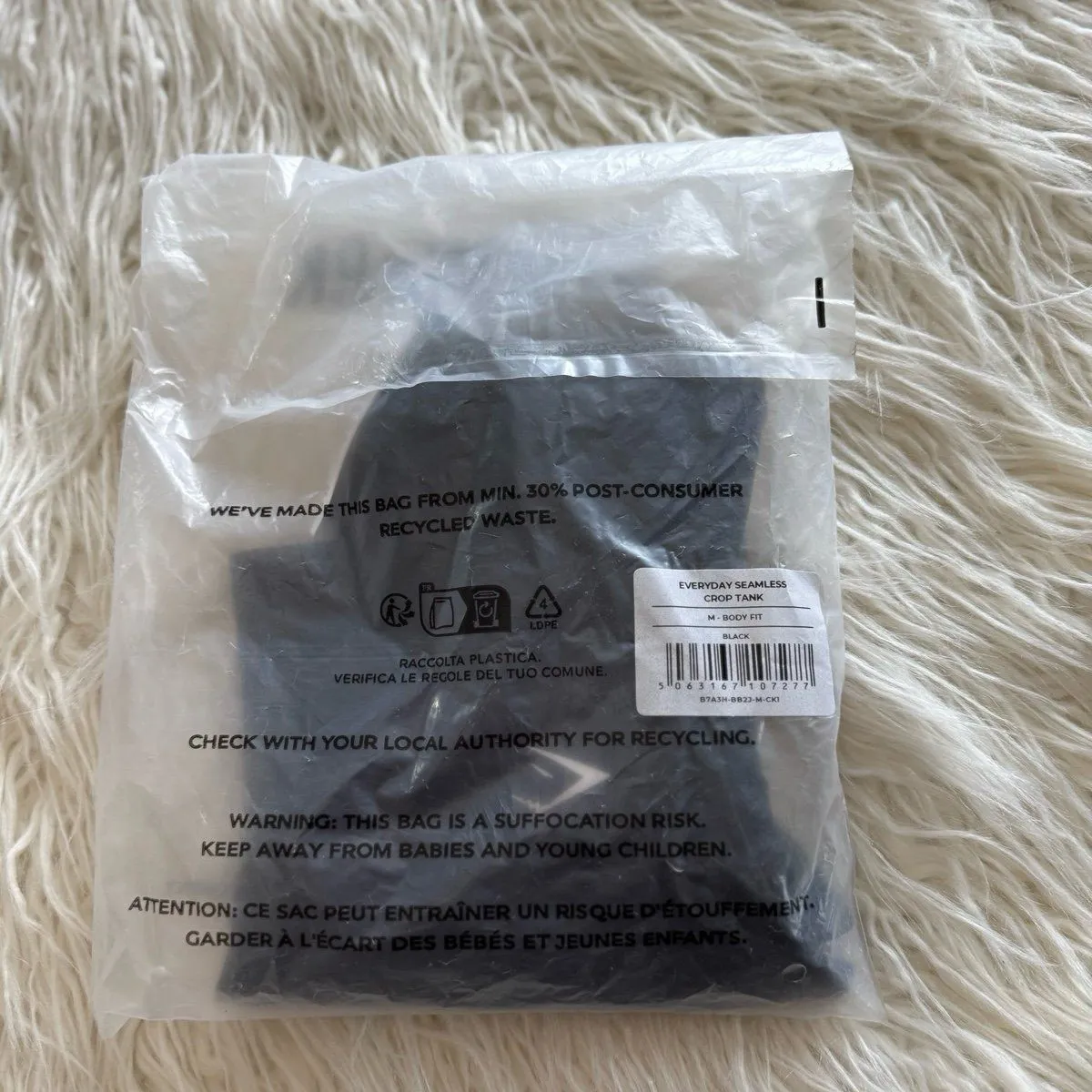 Gymshark Everyday Seamless Crop Tank Black Size Medium - Image 7