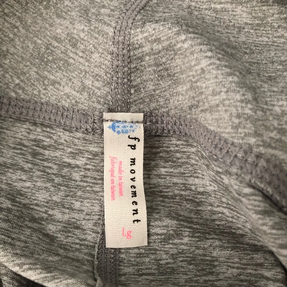 Free People FP Movement Gray High Waist Cut Out Crop Leggings NEW - Image 5