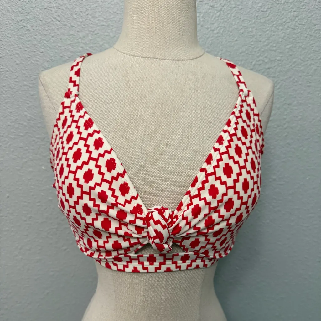 NWT Shade & Shore Underwire Knot Bikini Top in a Red & White Geo Print Size 36DD - Image 3