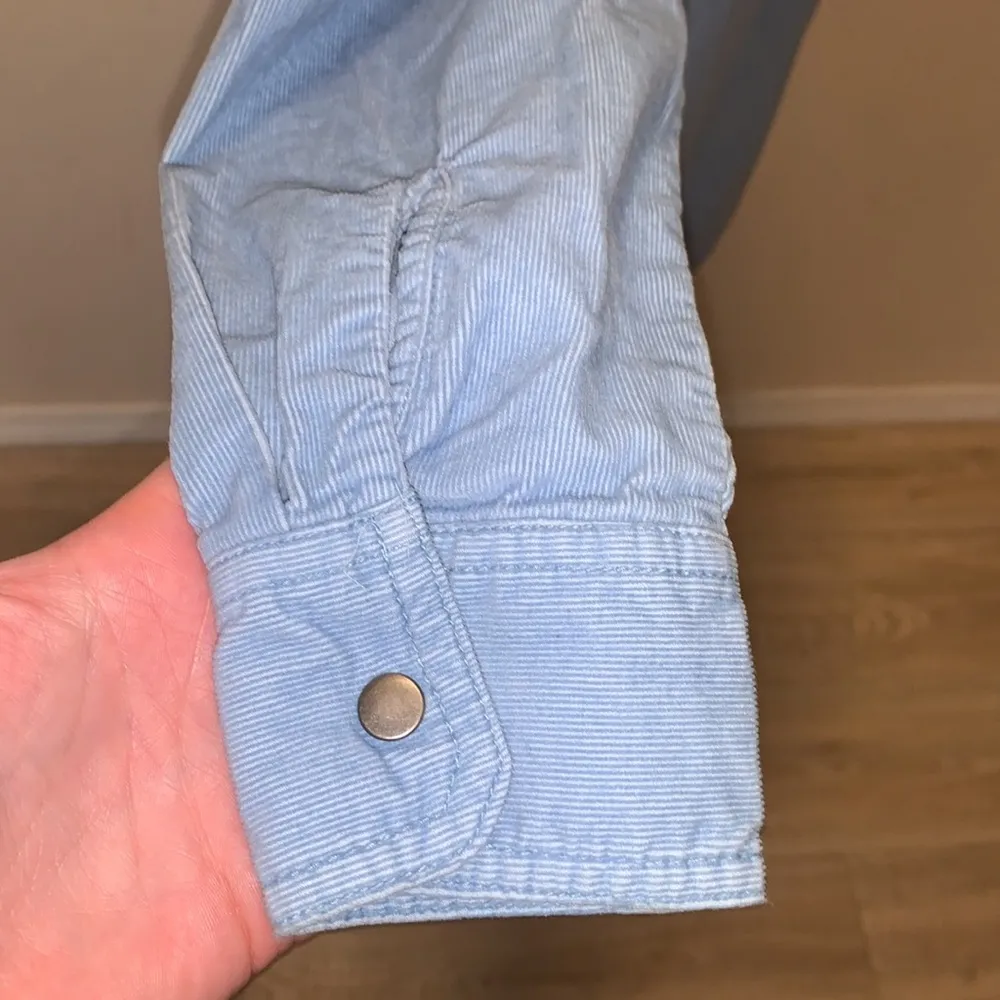 Old Navy blue corduroy casual button Down shirt - Image 5