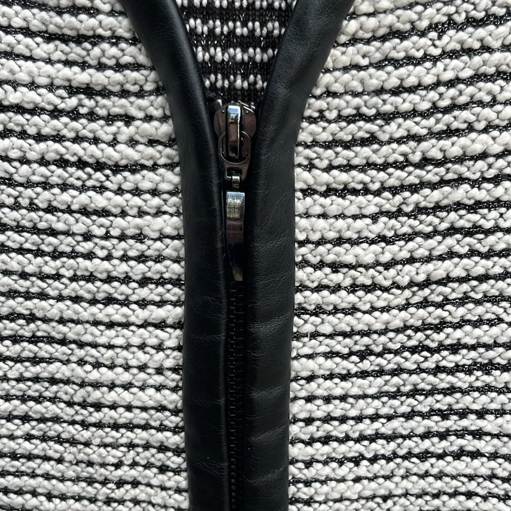 Joseph Ribkoff Faux Leather Trimmed Zip Front Jacket Top Size 12 - Image 3