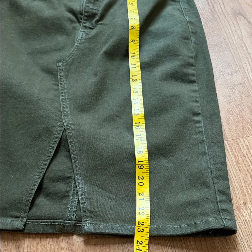 Banana Republic Olive Pencil Skirt - Image 8