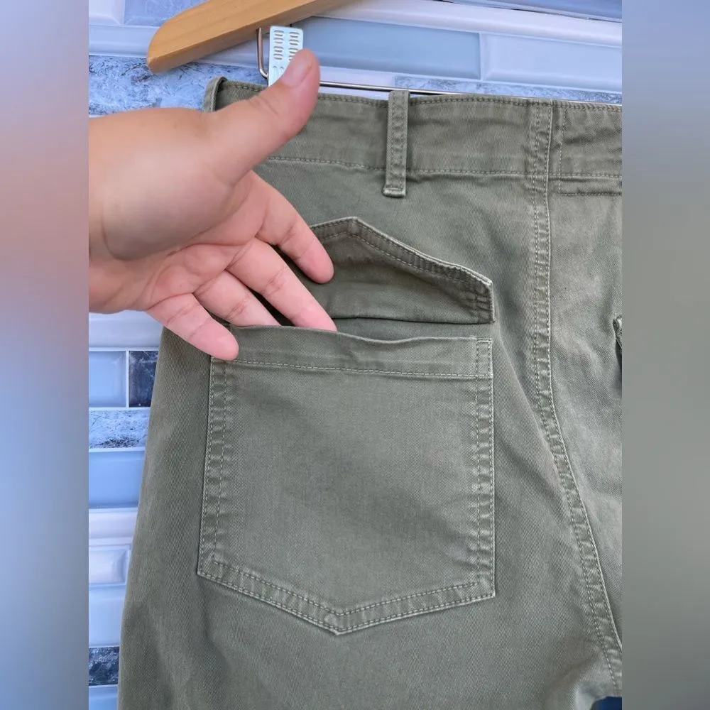 NILI LOTAN Cropped Military Pant in Camo size 4 Green - Image 12