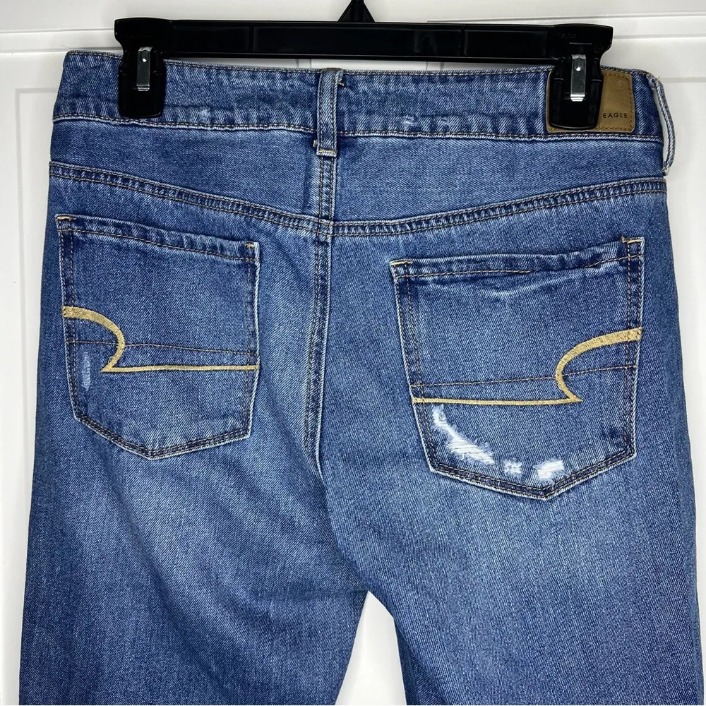 American Eagle tomgirl jeans size 2 distressed patch - Image 5