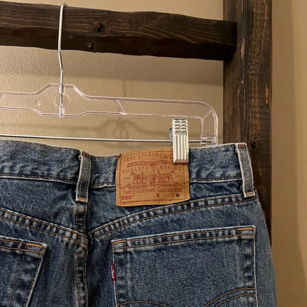 Levi’s 560 Loose Fit Straight Leg Jeans - Image 4