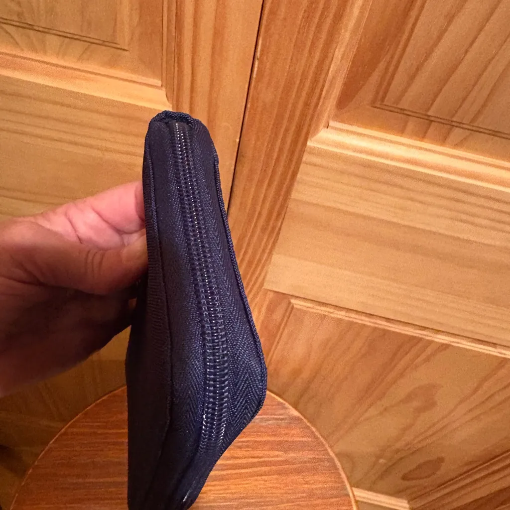 TRAVELON RFID blocking double zip clutch Wallet women’s - Image 4