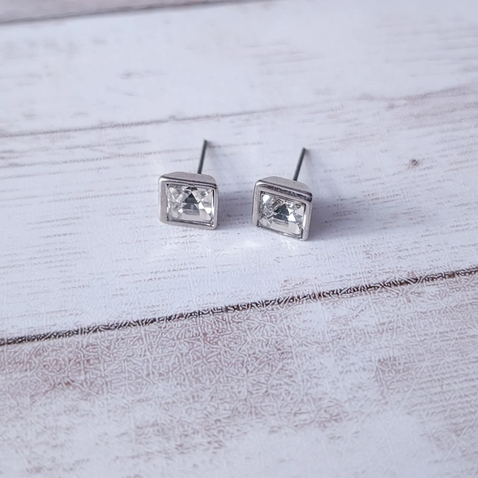 Vintage Stud Earrings Diamond Shape/Square Shape Silver Tone - Image 5