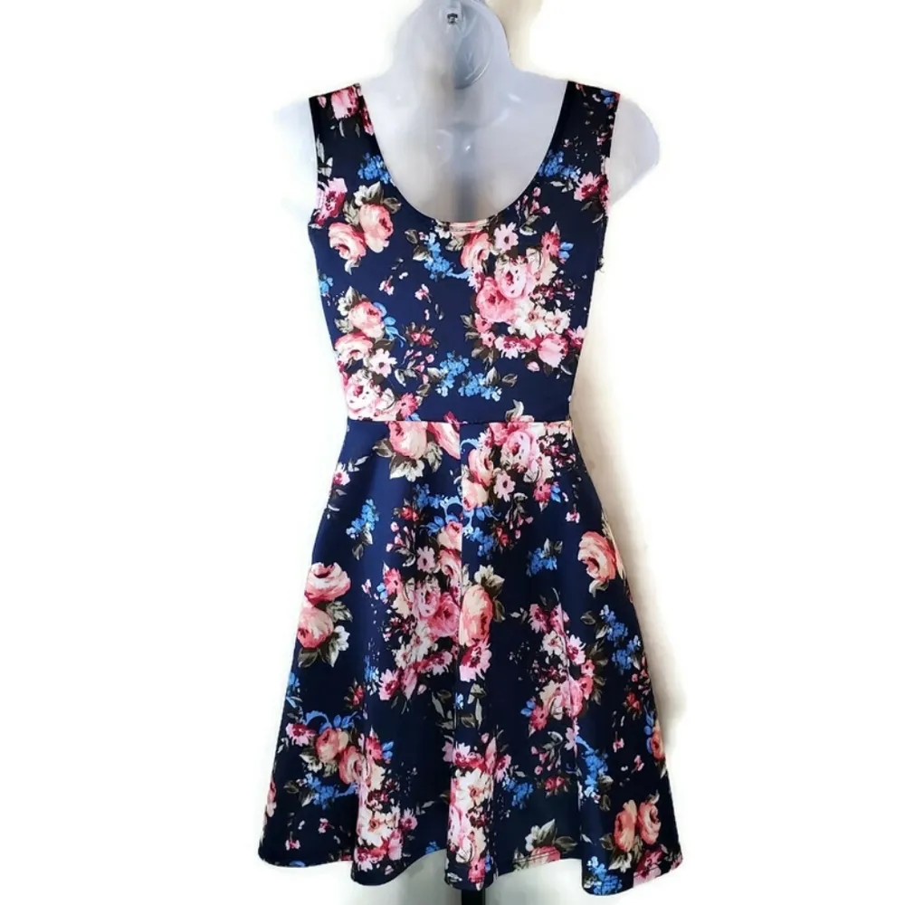 Derek Heart Floral Skater Dress Sleeveless Small - Image 2