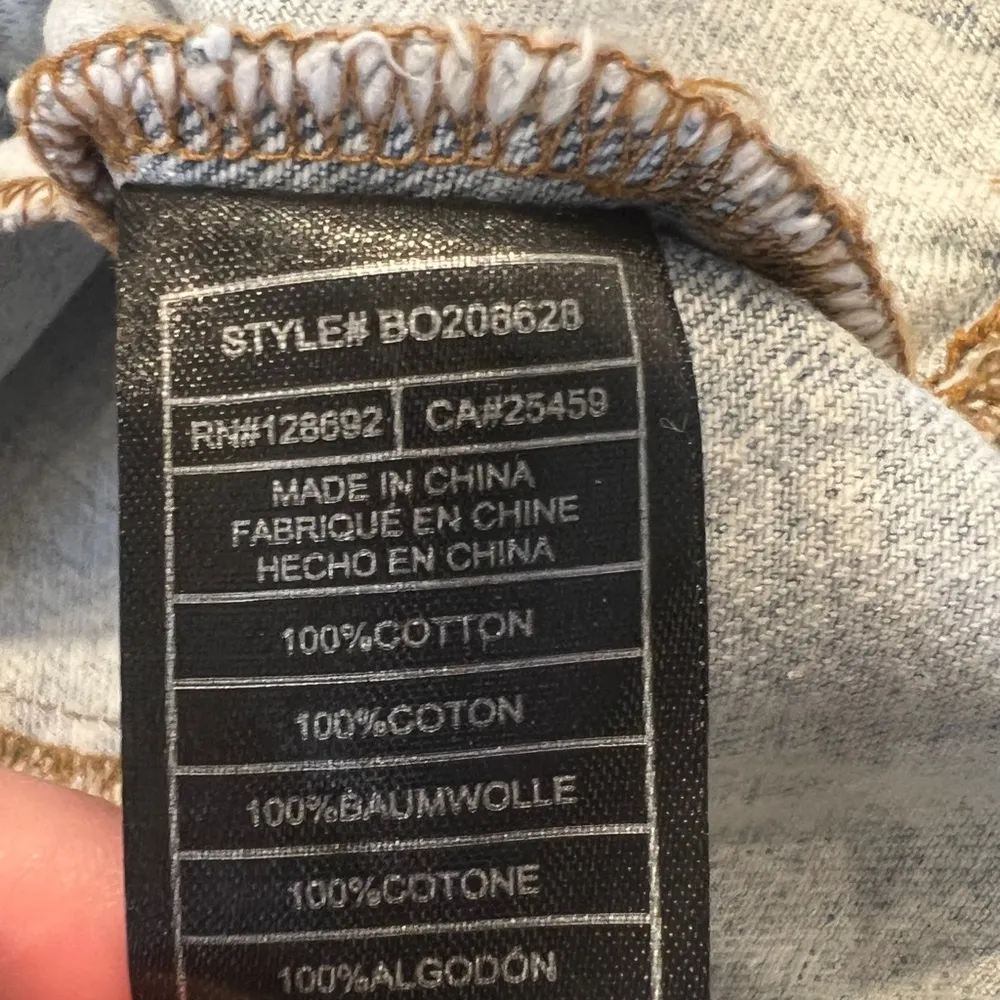 STEVE MADDEN Women’s Light Wash Denim Short Sleeve Button Down Shirt Size XS - Image 4