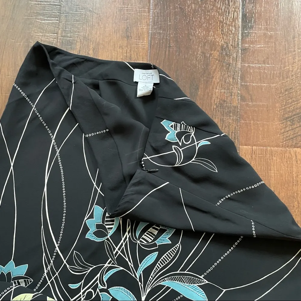 ANN TAYLOR Loft silk skirt, size 8 - Image 4