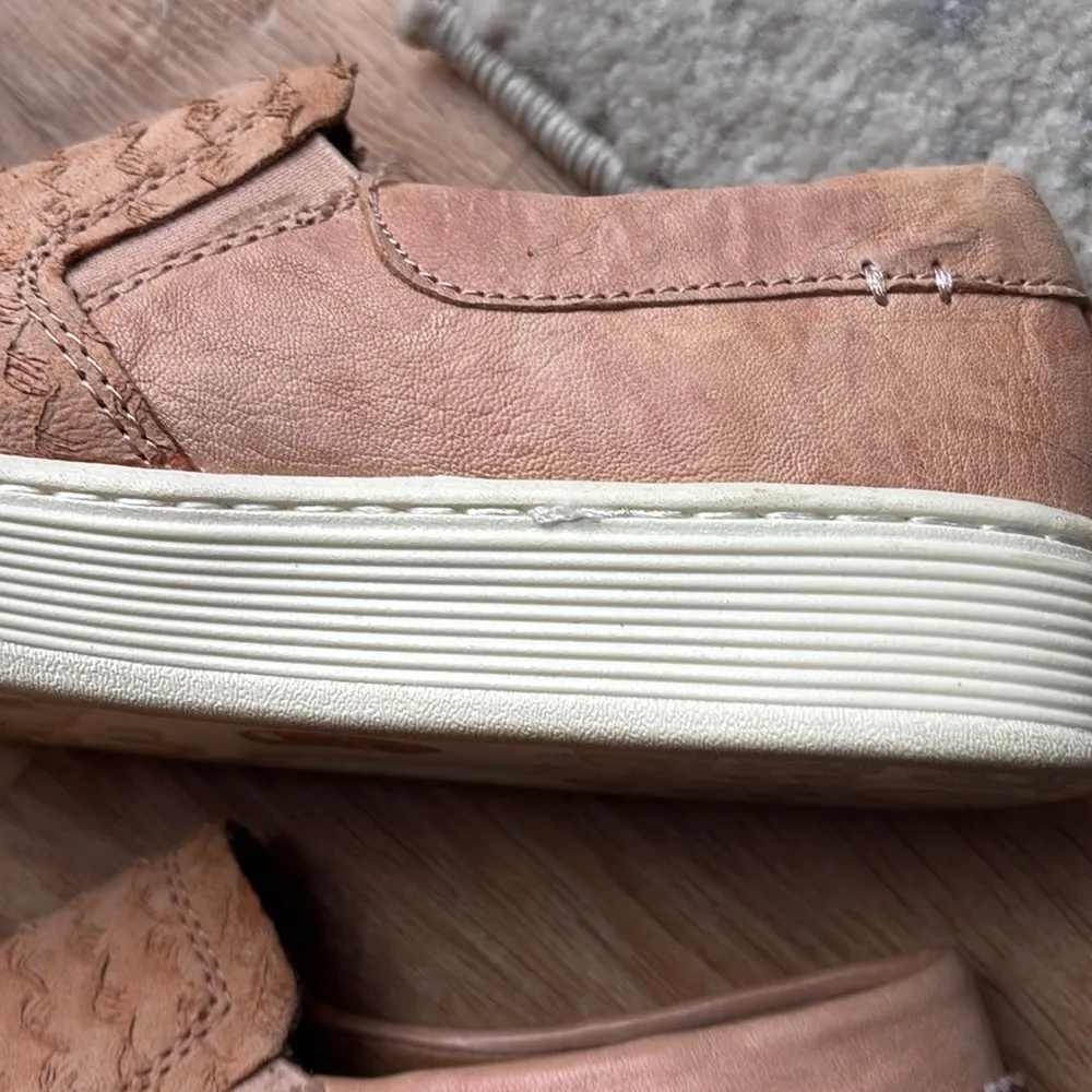 Sofft Soft leather upper and lining blush slip on sneakers size 8‎ Pink - Image 9