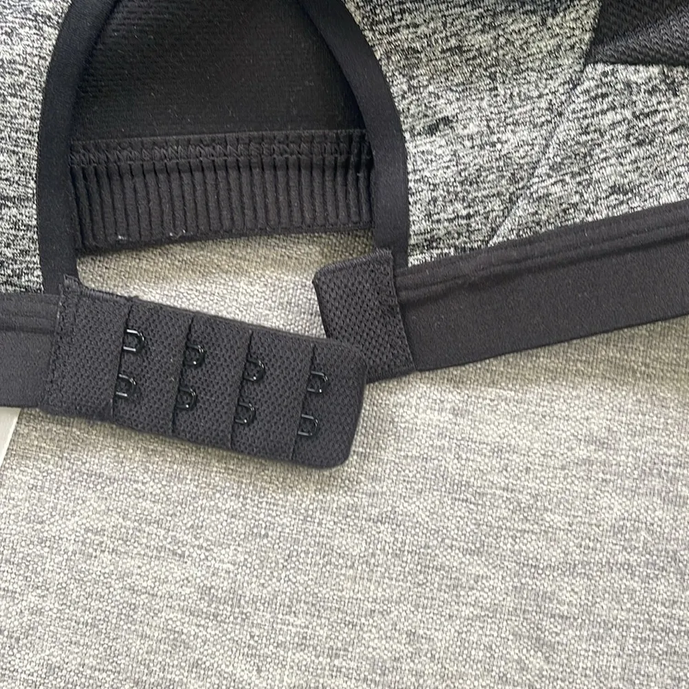 Victoria’s Secret VSX sports bra - Image 5