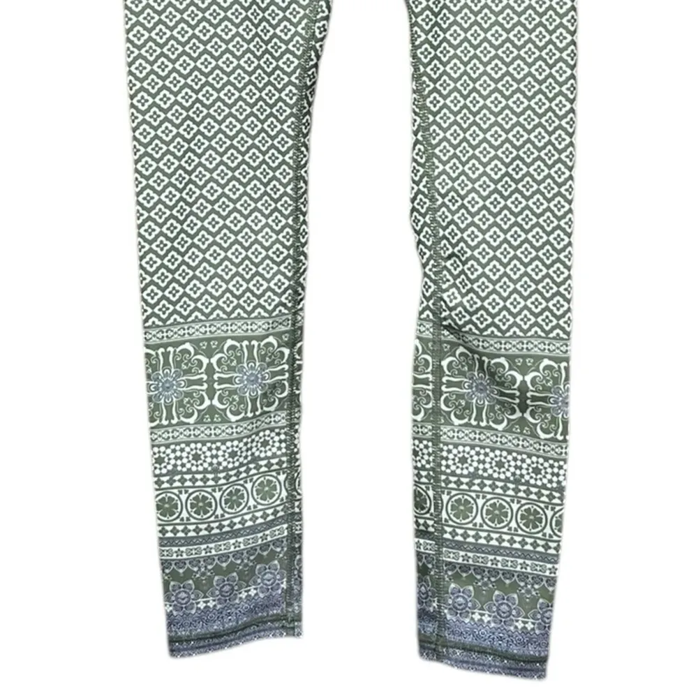 Sarah Day x White Fox Active Vinyasa Flow Leggings Olive Moroccan Size XS - Image 6