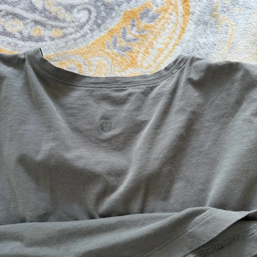 Lululemon Grey Sage Muscle Tank size Medium - Image 3