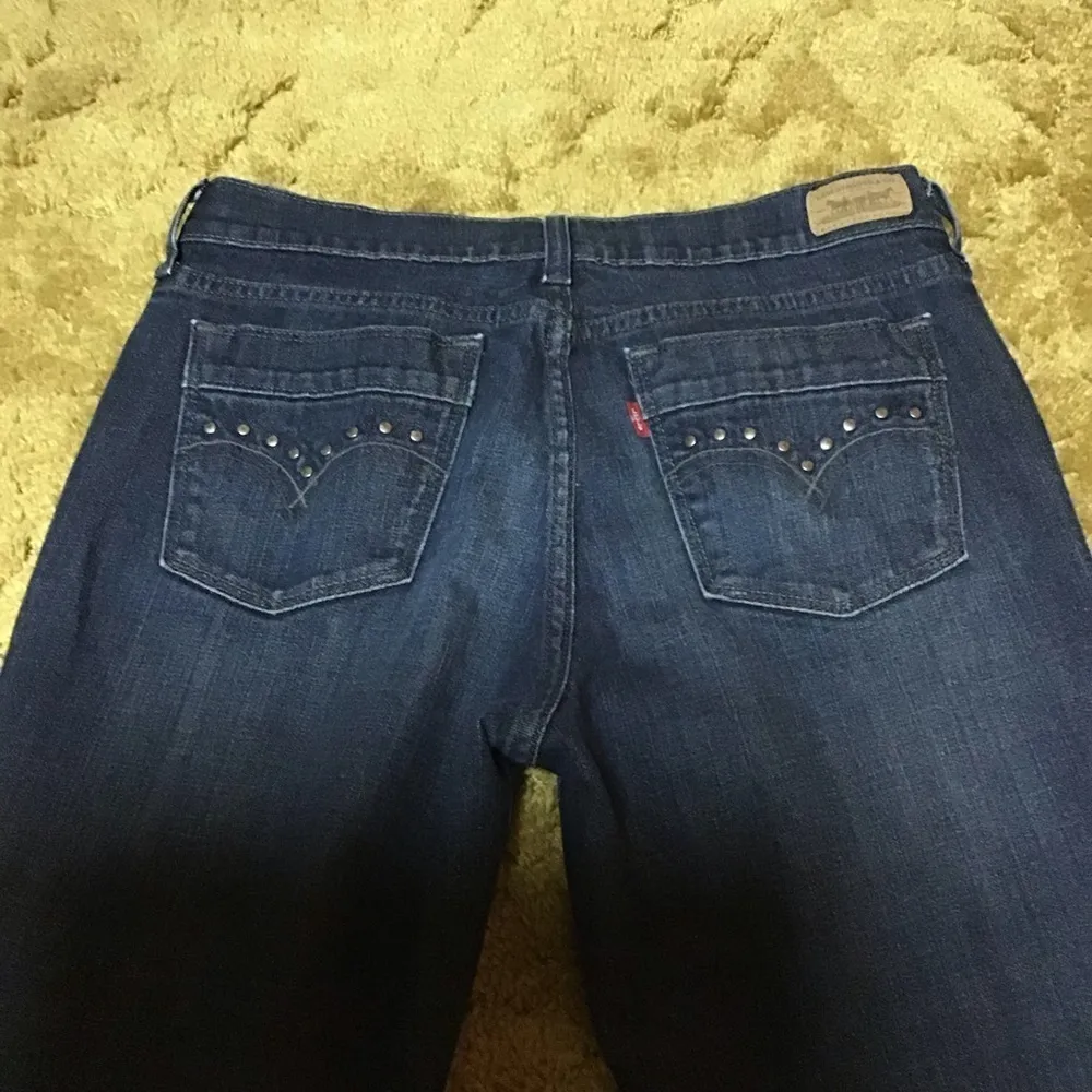 Levi darkwash bootcut 515 jeans - Image 4