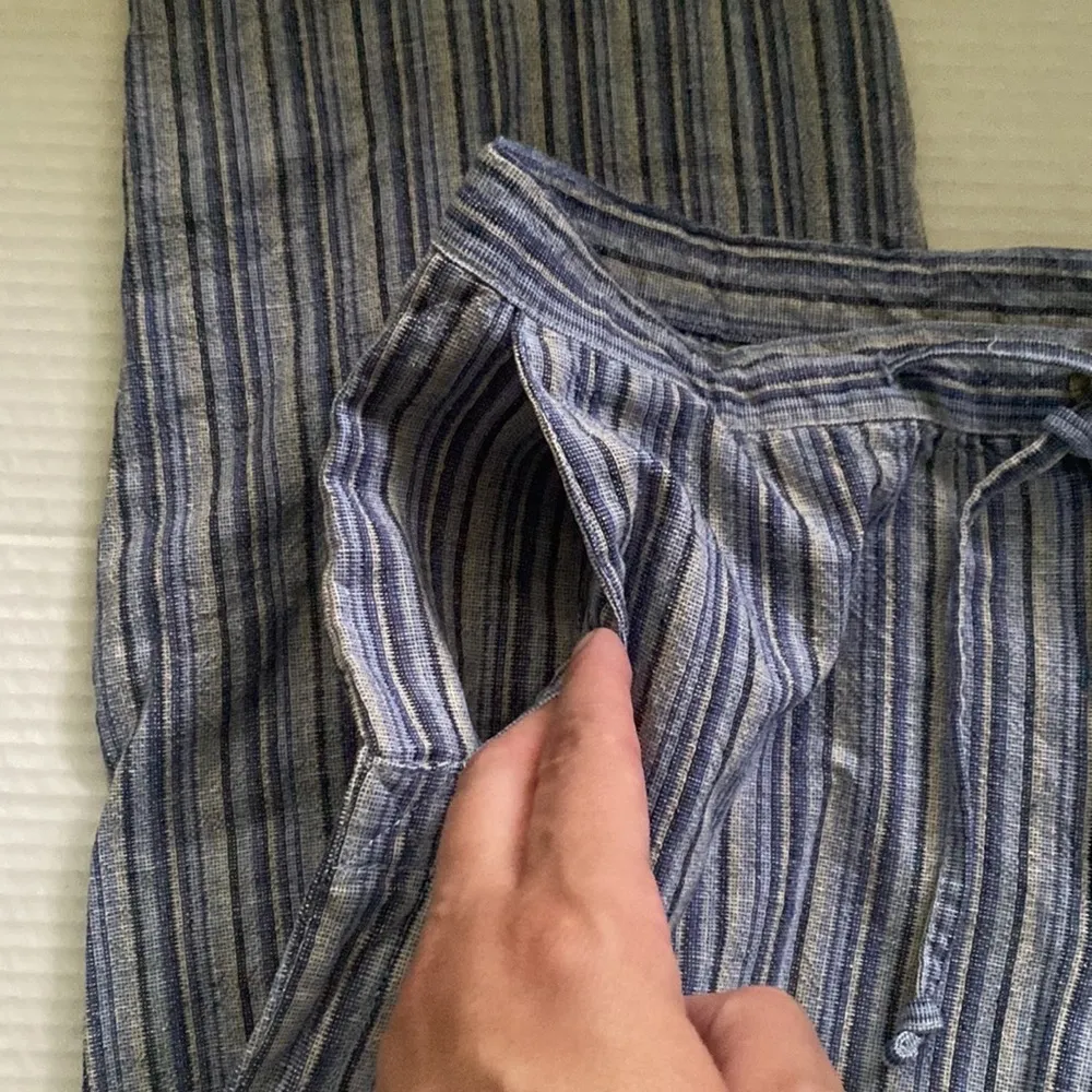 Y2K vintage Columbia women’s striped blue linen button crop pants, size small - Image 7