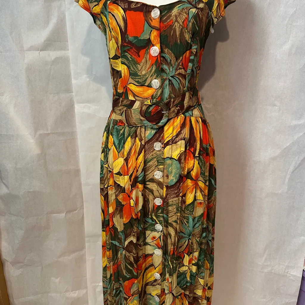 Vibrant Tropical Button - Image 2