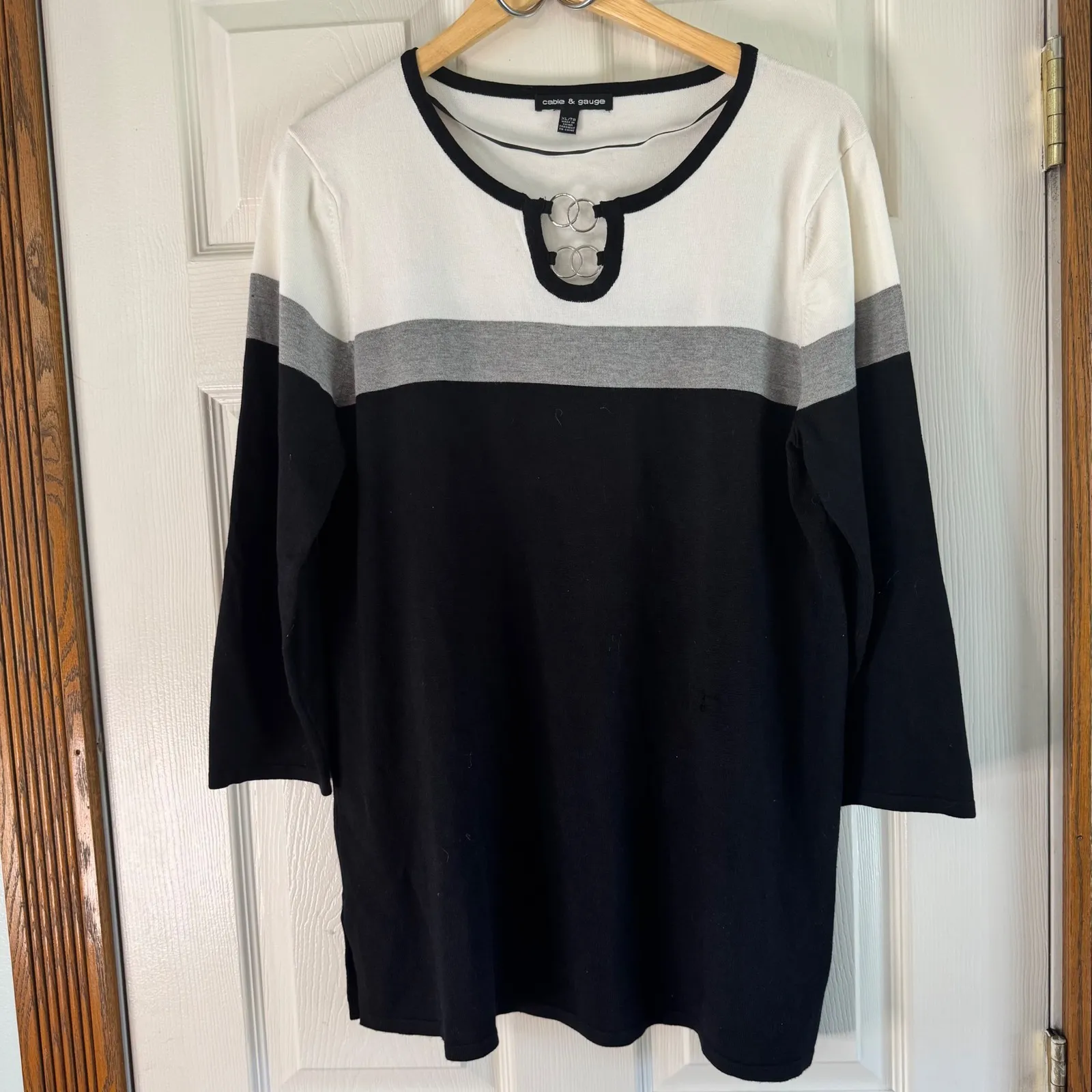 Cable & Gauge Color Block Sweater Knit Top‎ Keyhole Detail XL - Image 8