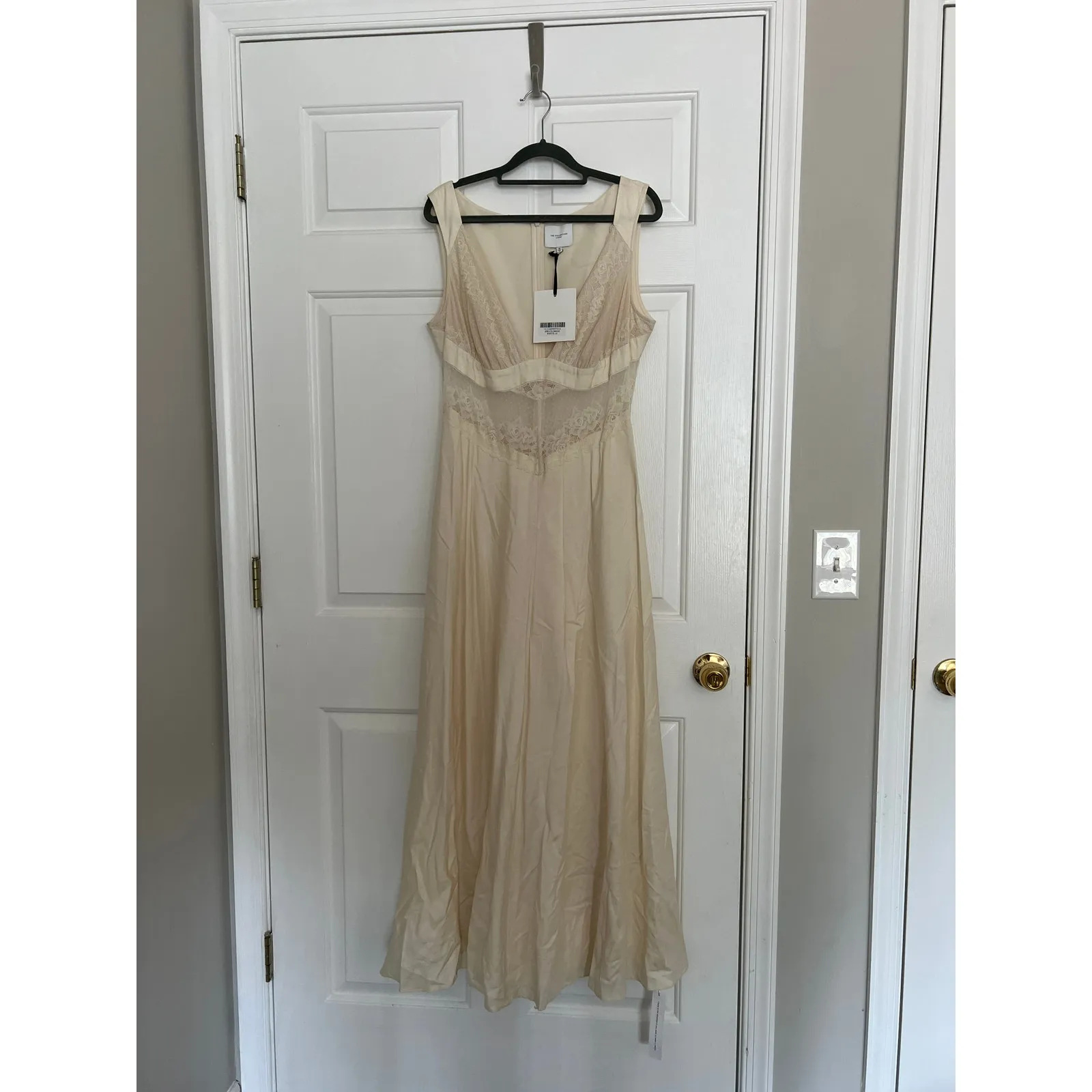 NWT Reformation Silk Spruce Dress SOLD OUT $580 White Wedding Lace Plunge Neck - Image 4