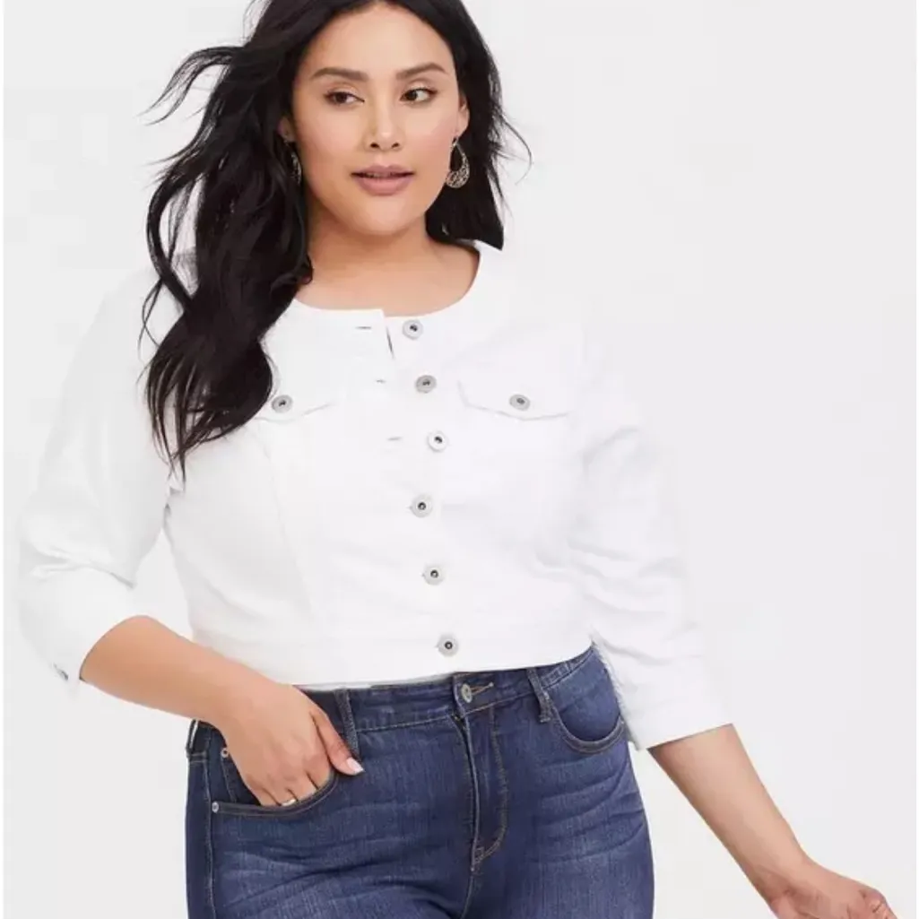 Torrid Denim Crop Collarless Jacket in White Denim NEW W2084 Plus Size 2X - Image 2
