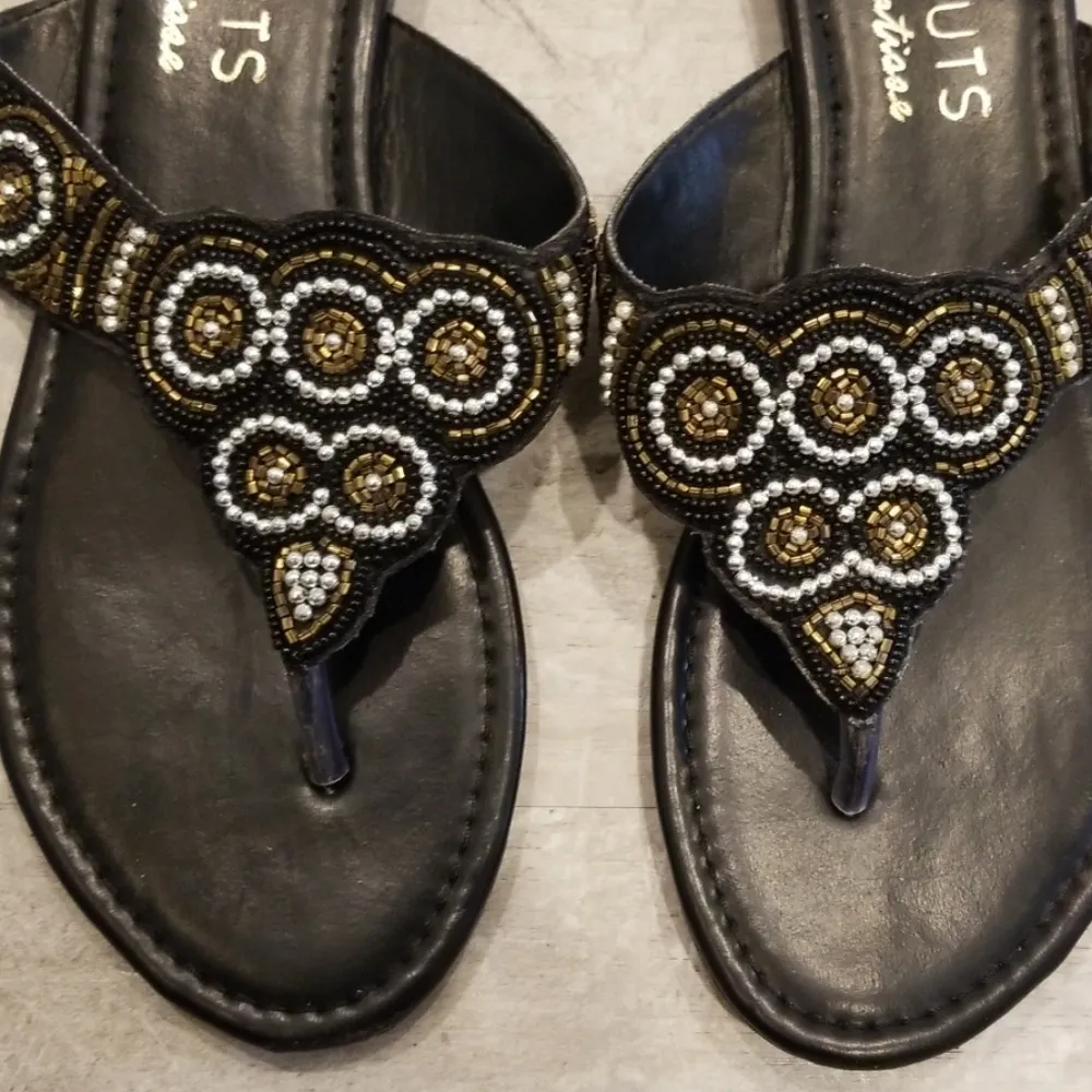 💕COCONUTS by MATISSE💕 Beaded Thong Flat Sandals - Image 6