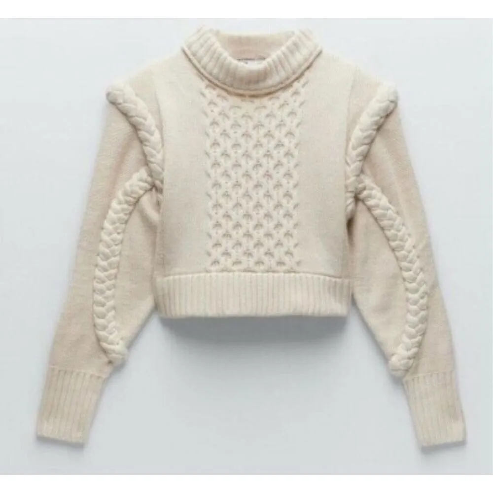 Zara Ecru wool blend shoulder pad crop sweater small - Image 2