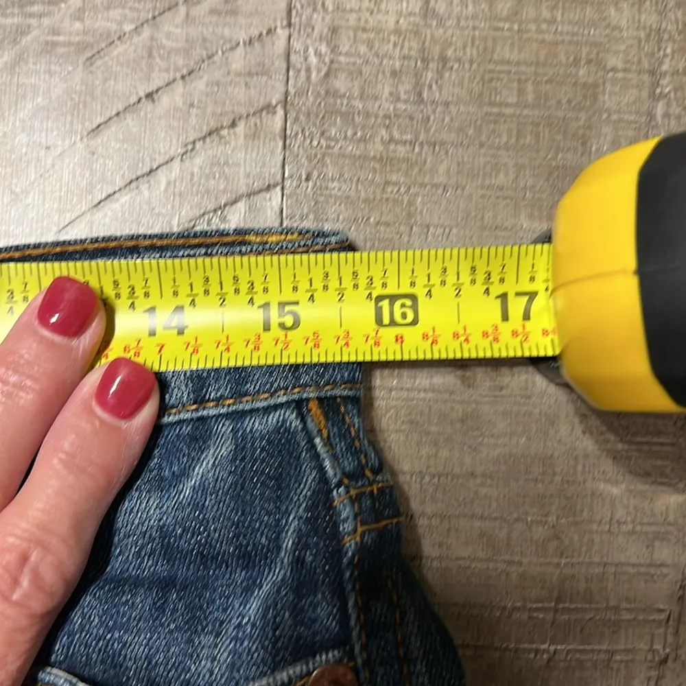 Lucky Brand Sweet N Crop Jeans Womens Size 2/26 Mid Wash Blue Whiskered Mid Rise - Image 7