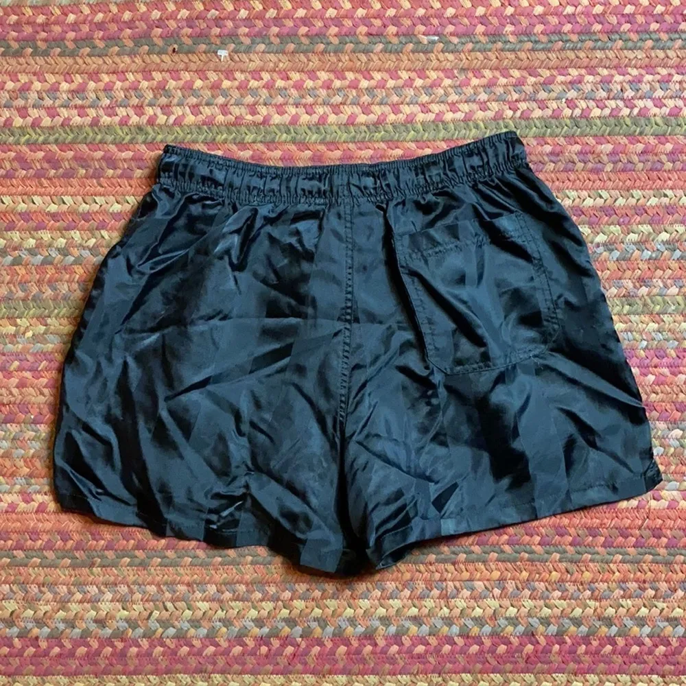 BLACK VERTICAL STRIPE SOFT SHORTS Size M - Image 3