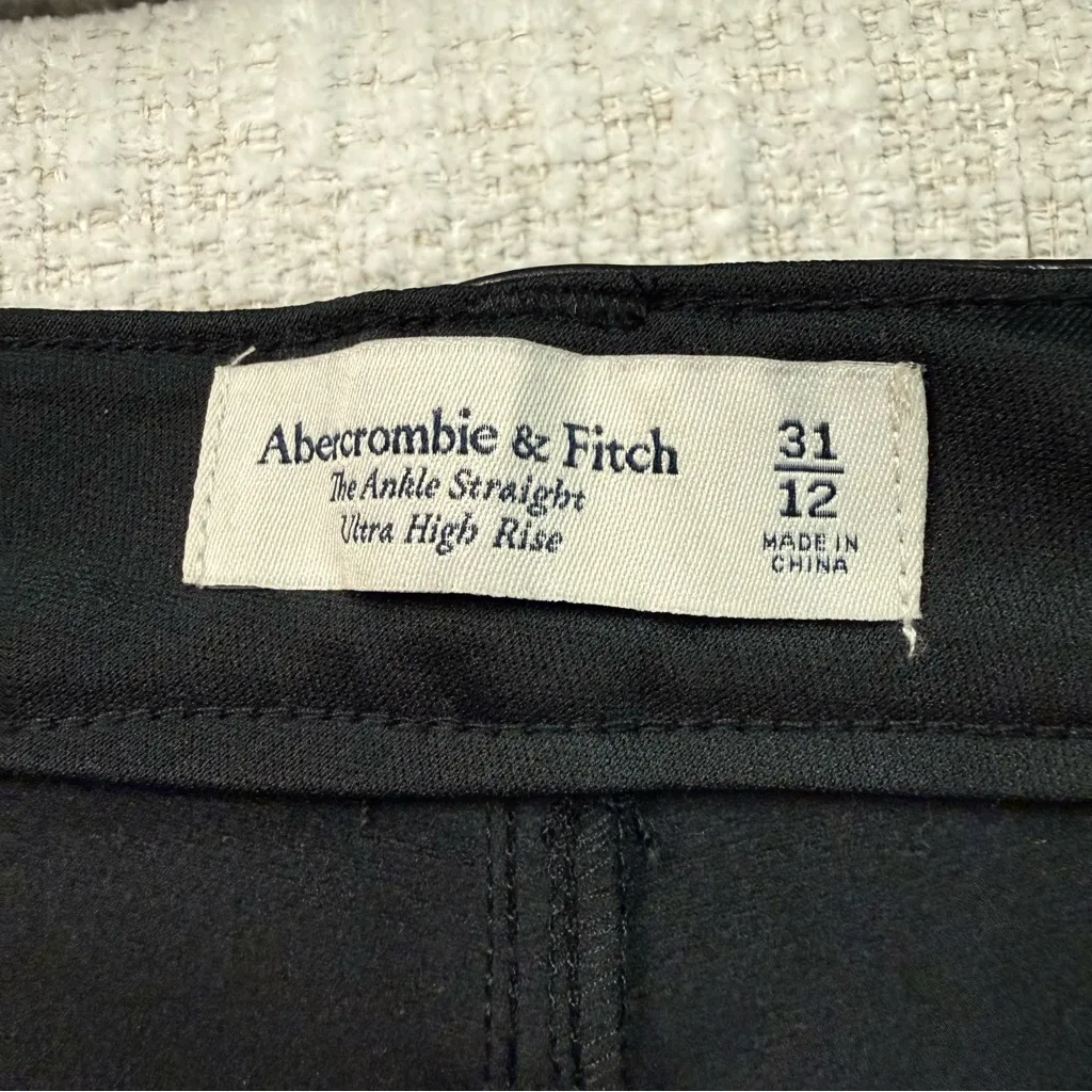 NWT Abercrombie & Fitch The Ankle Straight Ultra High Rise in Leather Sz 12/31 - Image 12