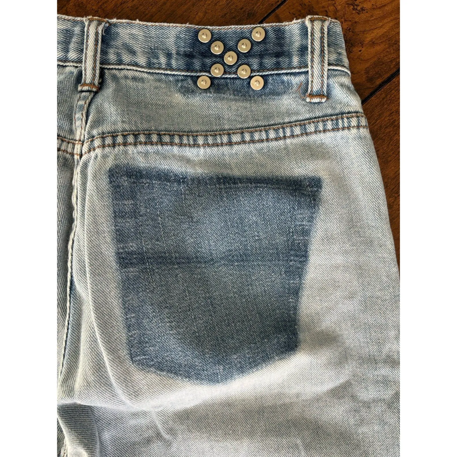 Express Jeans Distressed Light Wash Flare Women’s Size 5/6‎ - Image 10