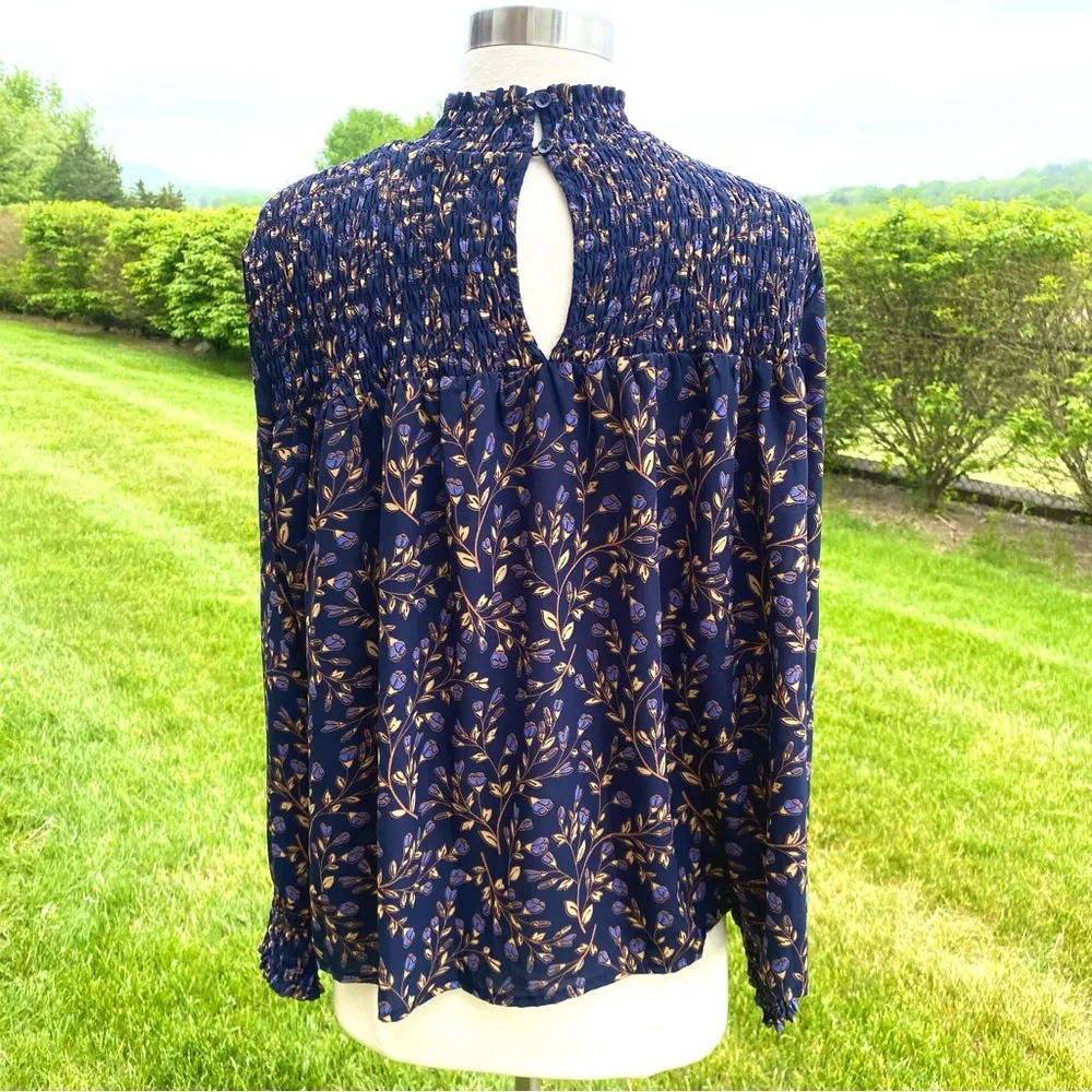 Finn & Grace floral smocked long sleeve blouse - Image 7