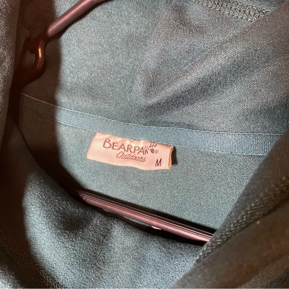 BearPaw Outdoors Forest Green Pullover Hoodie Medium - Image 2