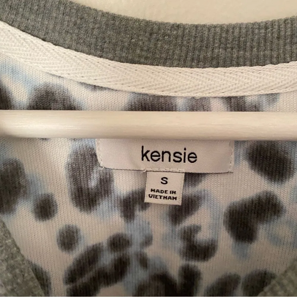 Kensie Top Tee Shirt Short Sleeve Leopard Print Soft White Gray Blue Crewneck - Image 8