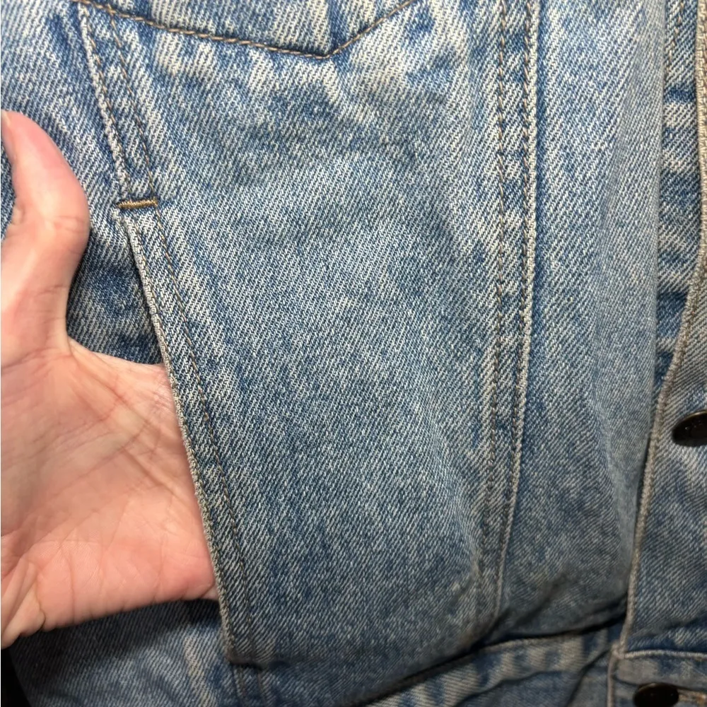 Calvin Klein Vintage Denim Trucker‎ Jean Jacket Size Large Distressed Faded - Image 5
