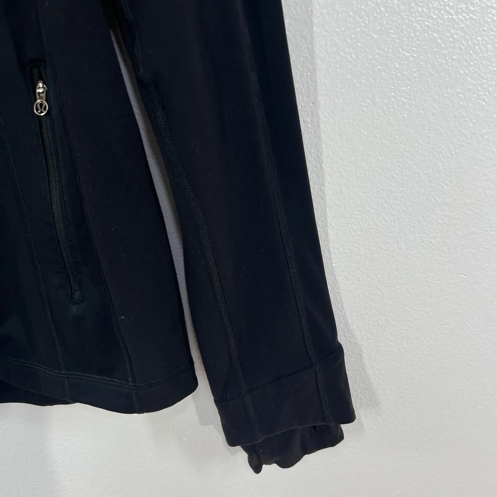 Lululemon Athletica Stay on Course Black Zip Up Jacket Long Sleeves Thumbholes - Image 7