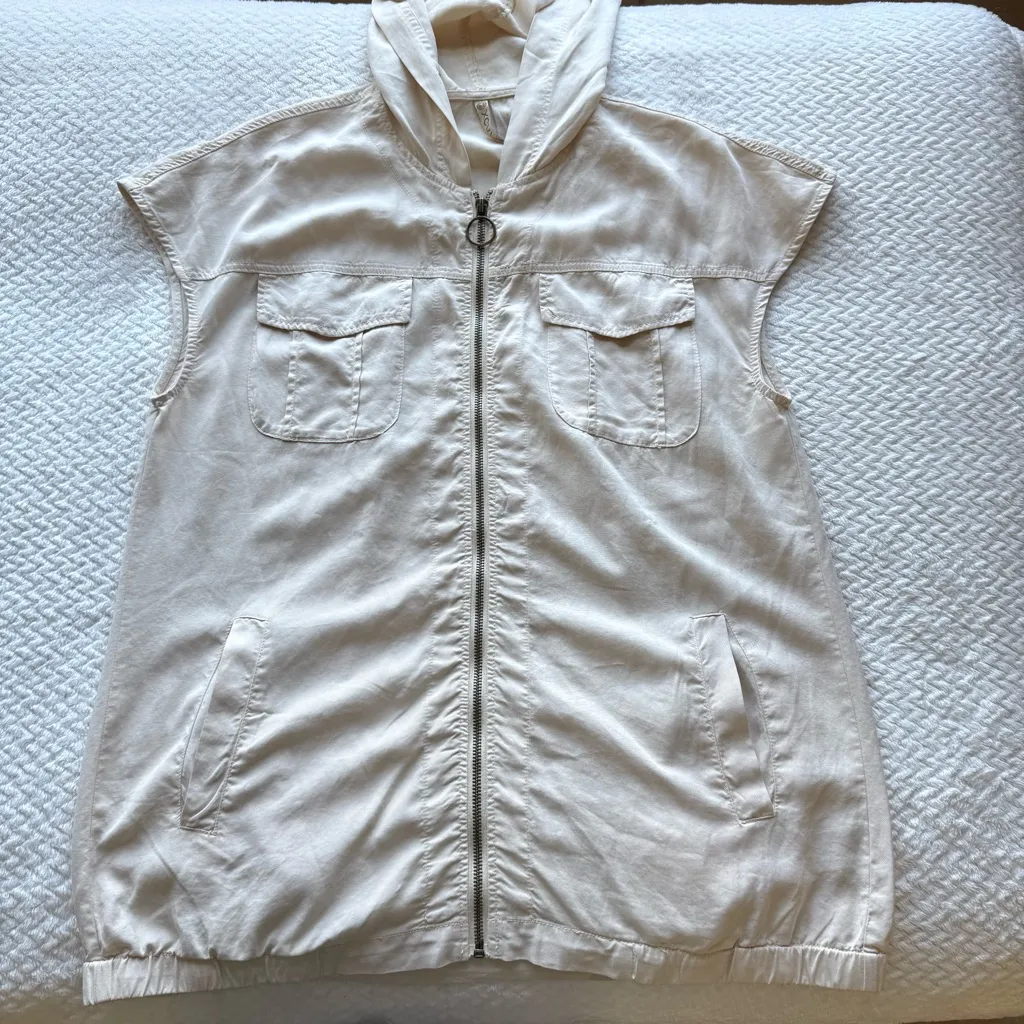 XCVI Drop Shoulder Full Zip Hooded Vest M Ivory Utility Cargo Lagenlook Gorpcore - Image 3