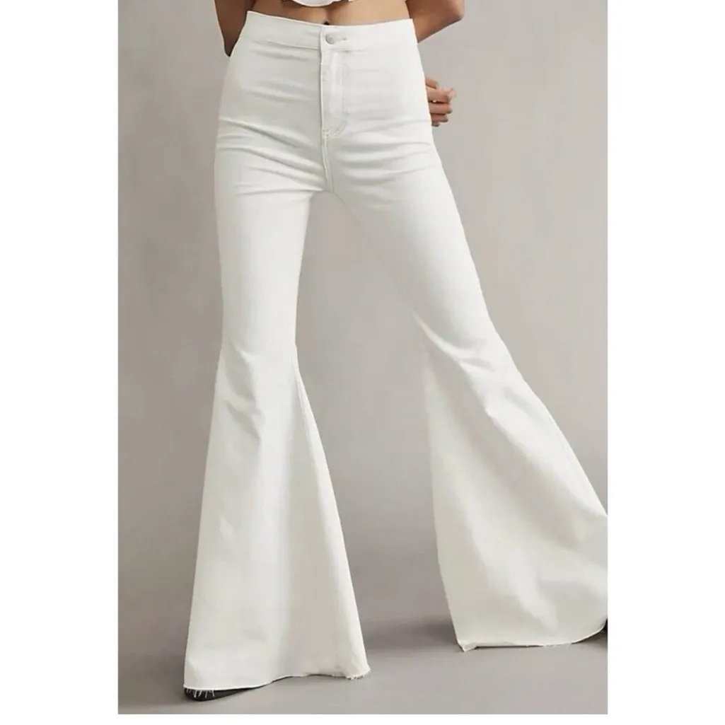 Free People Just Float On White Bell Bottom Boho Hippie Flared Jeans- Size 27 - Image 2