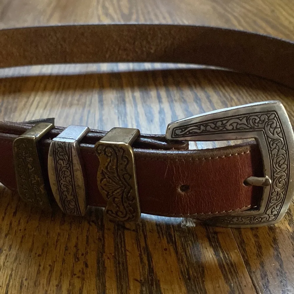 Brighton leather belt. Silver accents - Image 2