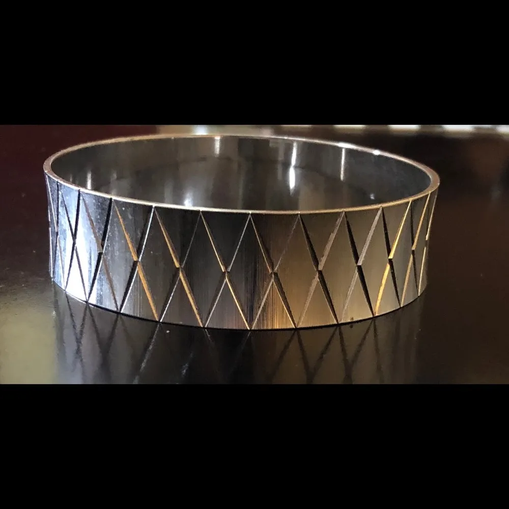 3 Vintage Bangle Bracelets - Image 5