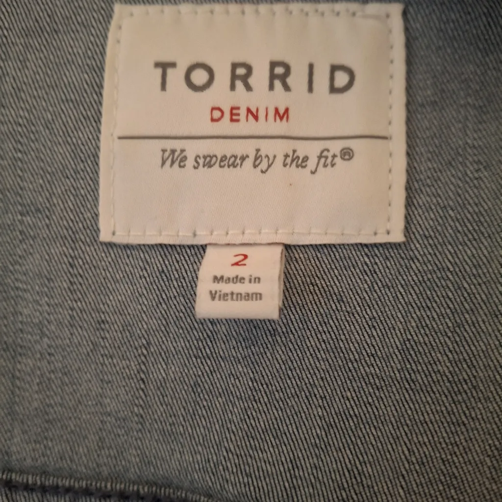 Torrid Sz 2  Cropped Blue Jean Jacket - Image 13