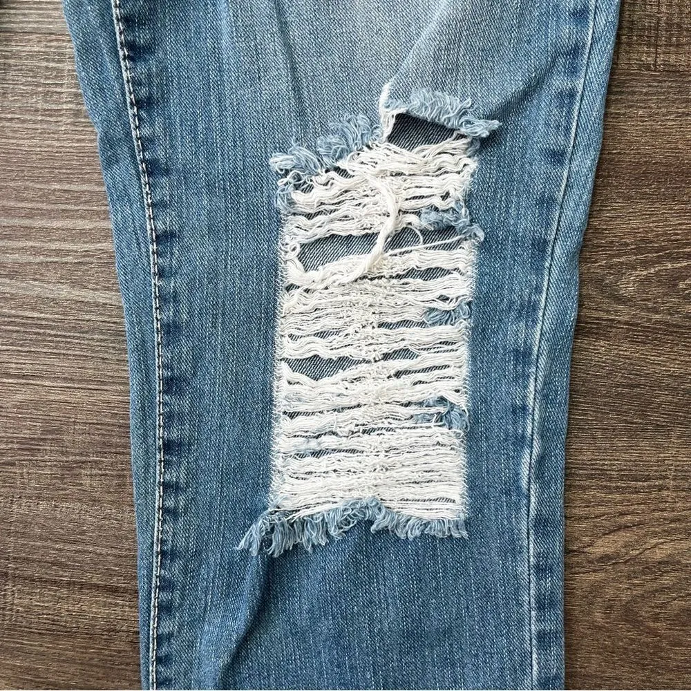 Mudd Distressed Crop Jeans Sz 11 - Image 13