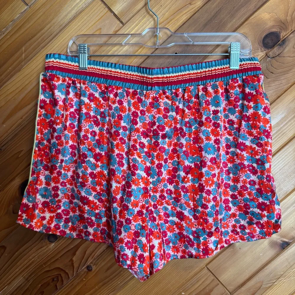Free People Red and Blue Floral Pajama Shorts Size Large - Image 4