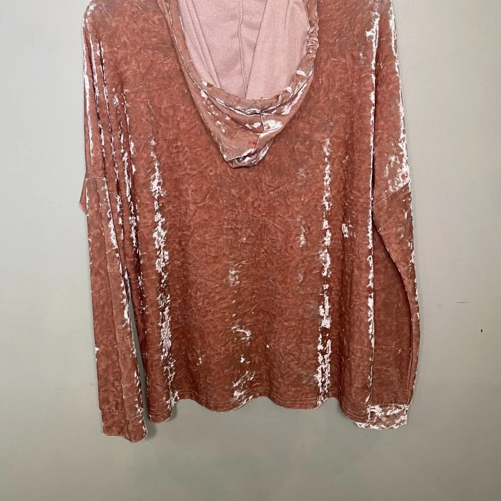 NWOT She and Sky Pink Velour Hoodie - Image 3