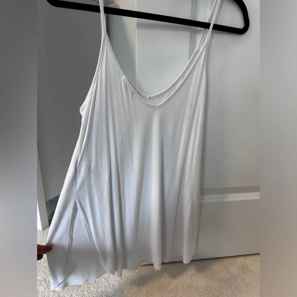 White high low slit tank - Image 6