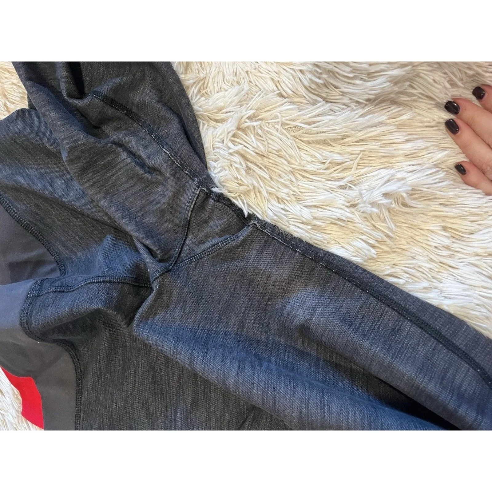 lululemon Leggings Heathered Gray Red Waistband Size 8 Inseam 27’’ - Image 7