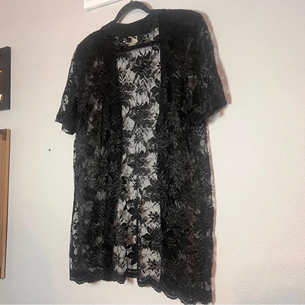 Vintage Lisa’s Cardigan Black Lace Short Sleeve Open Front Gold Buttons Size XXL - Image 7